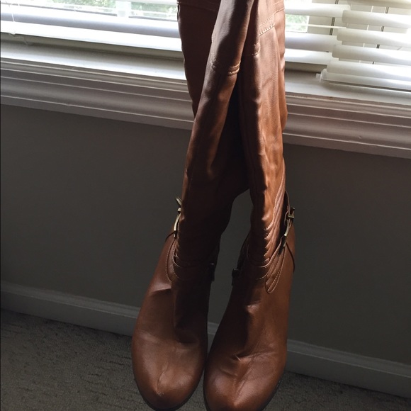 Boots - Picture 3 of 4